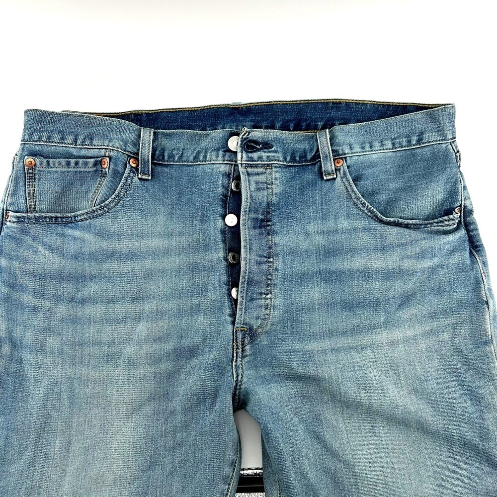 Levi 501 Original Fit Mens Jeans 38x32 Light Wash Blue Button Fly Straight Leg